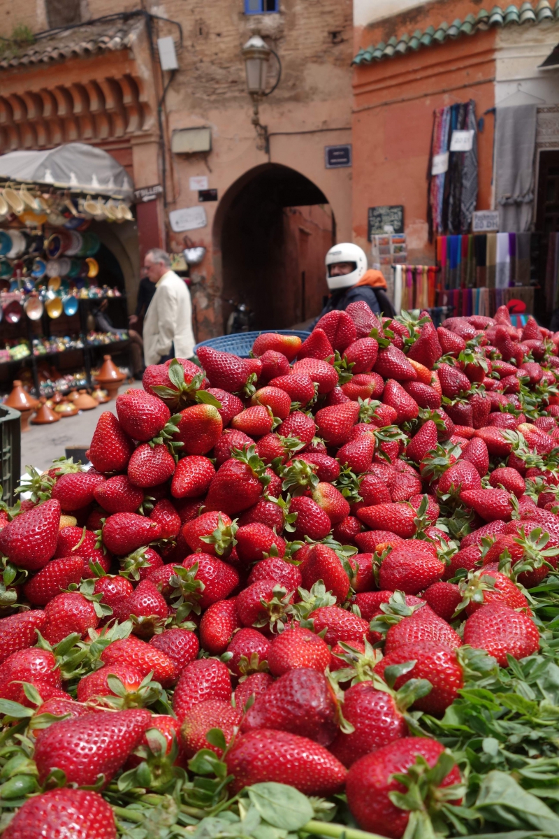 馬拉喀什物產豐富，此時是草莓的季節。一公斤約台幣60元。
