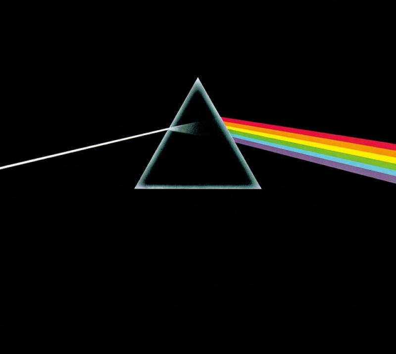 Pink Floyd這張《Dark Side of the Moon》1973年出版後，在《告示牌》的專輯排行榜連續停留了741周。1991年又重新進入專輯排行榜前兩百名，一直停留到現在