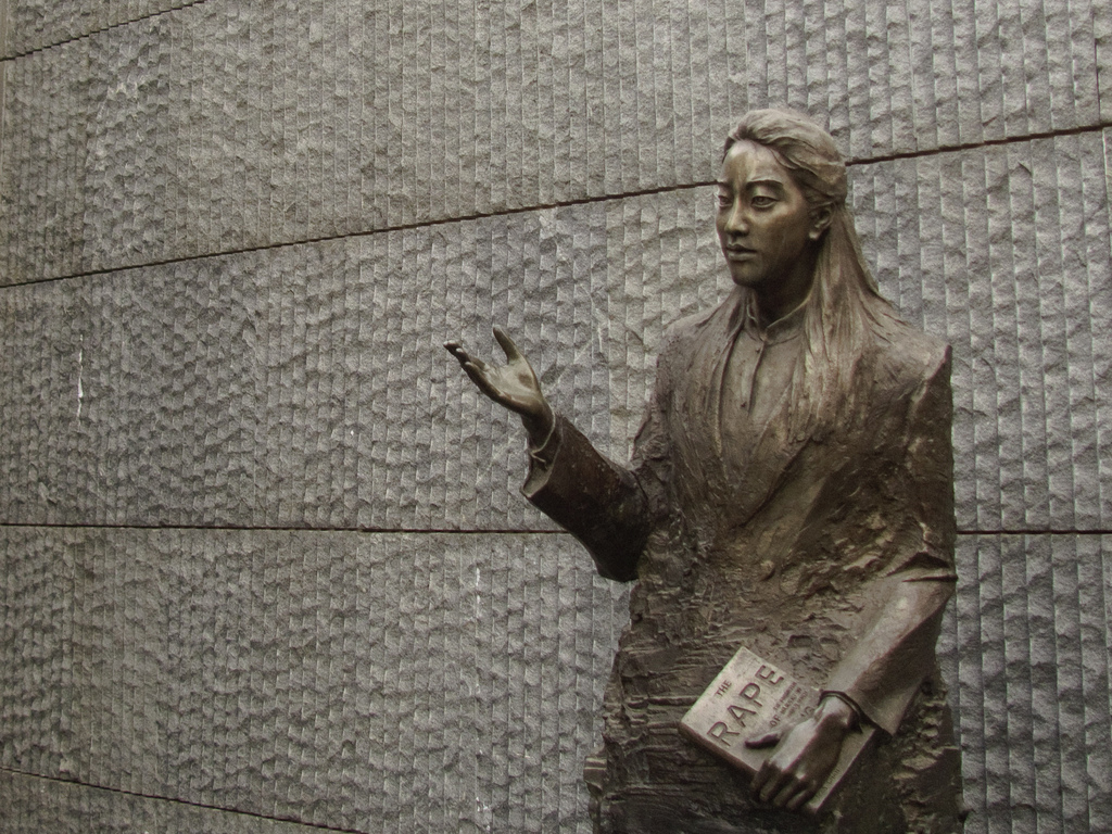 張純如的雕像位於南京大屠殺遇難同胞紀念館（圖/wiki）
