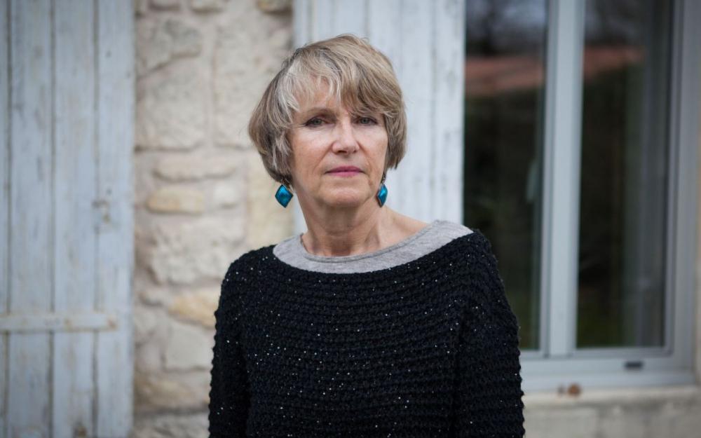 安娜．貝爾特Anne Bert

　　法國小說作家，1958年生。

　　2015年，罹患肌萎縮性脊髓側索硬化症。
　　2017年1月，發表給法國總統候選人的公開信，爭取「選擇結束生命的權利」。
　　