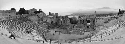 圖說：西西里島陶爾米納城的希臘劇場