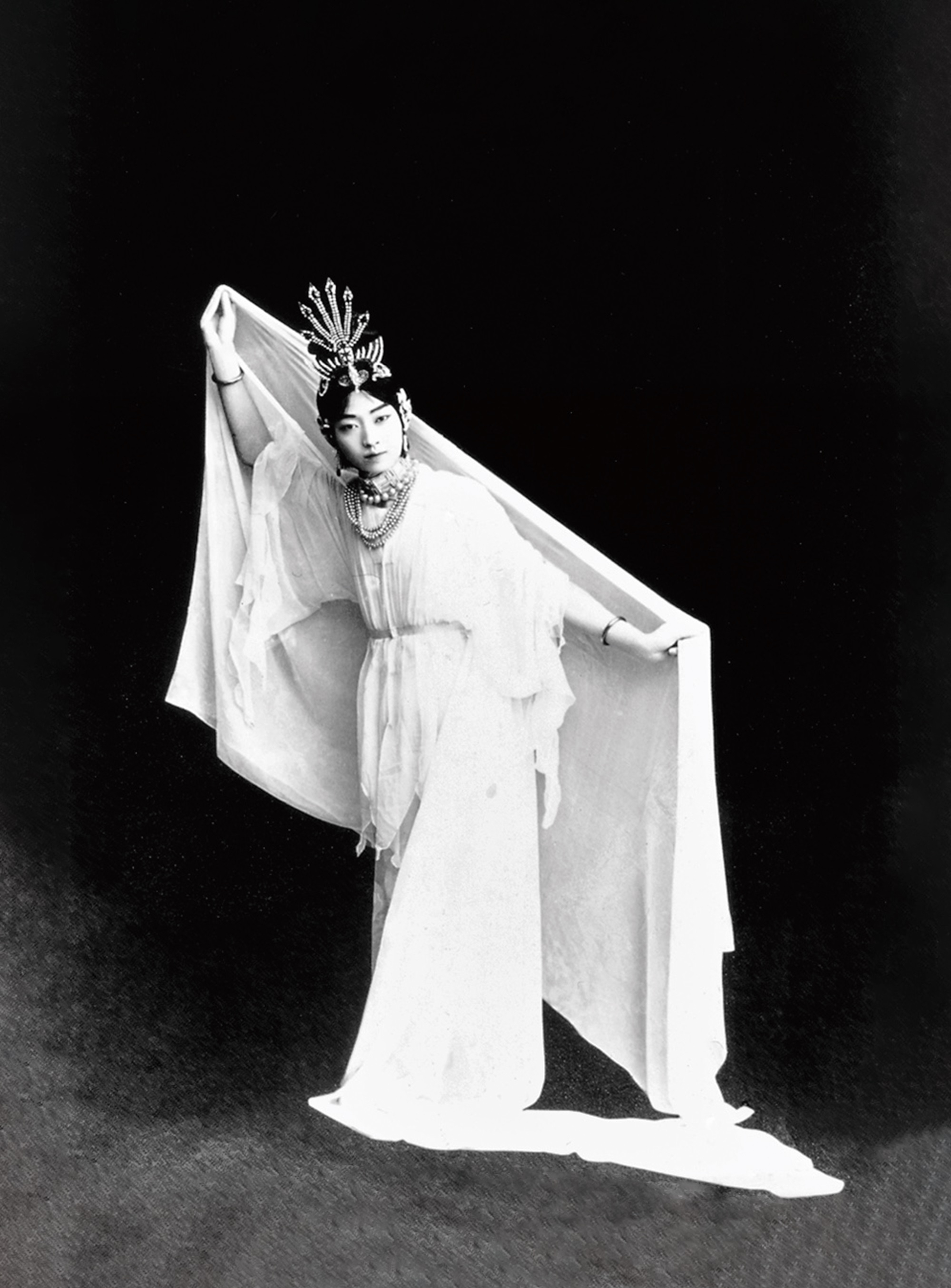 ◎圖三：民國　梅蘭芳　《太真外傳》　1926 年飾演楊貴妃照片 取自莊鑄九等編，《梅蘭芳》（上海：私人印刷，1926），頁23