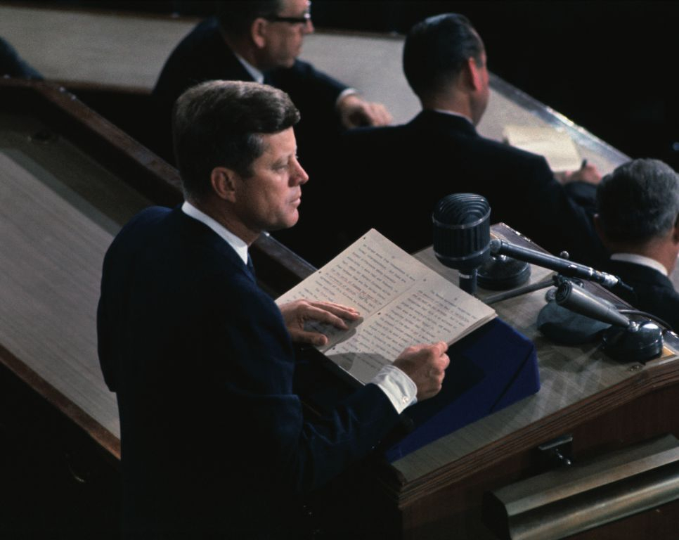 280
一九六二年一月十一日，甘迺迪總統發表了他的第二次國情咨文。／攝影者不明
© Bettmann Archive
